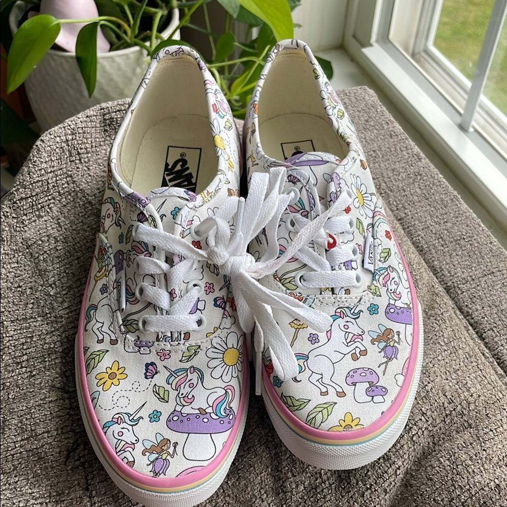 NWOT Vans ❤️Unicorn Mushroom Floral Canvas Sneakers Big Kid 4.5
